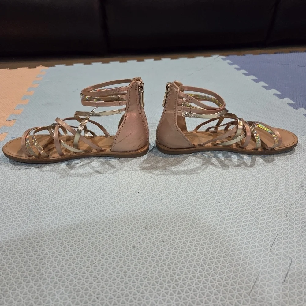 Girls Strappy Gladiator Flat Sandals Metallic Bohemiam Y2K Futuristic Size 3